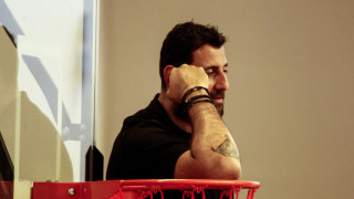 Γιάννης Μπουρούσης: Το... ασύλληπτο τρίποντο πίσω από το κέντρο!
