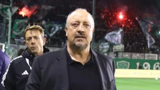 Μπενίτεθ: «Και με δέκα παίκτες είχαμε ευκαιρίες για να κερδίσουμε το παιχνίδι»