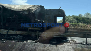 Πυρκαγιά σε νταλίκα στην Ε.Ο. Μουδανιών-Θεσσαλονίκης: Αναφορές για εκρήξεις