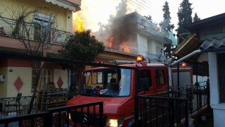 Θεσσαλονίκη - ΕΚΤΑΚΤΟ: Φωτιά σε μονοκατοικία στη Σταυρούπολη (ΒΙΝΤΕΟ)