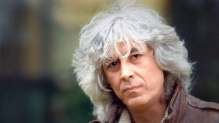 Ένα αφιέρωμα από καρδιάς          στον Λουκιανό Κηλαηδόνη