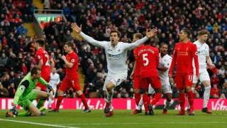 Ενας Βάσκος που σπρώχνει τους «κύκνους» προς την παραμονή (videos)