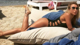 Κατερίνα Νάκα: Από                            κορμί φωνάρα (pics+vid)