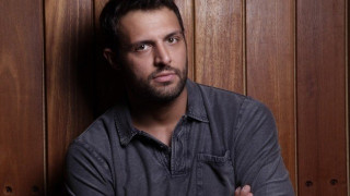 Σάββας Πούμπουρας: «Το μαγαζί μου δεν κάηκε, μου το έκαψαν» (ΒΙΝΤΕΟ)