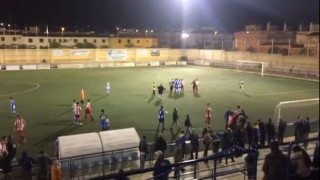 Διαιτητής                     «δίνει πόνο» σε οπαδό! (vid)