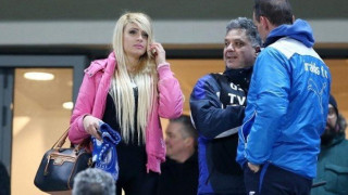 Αυτή είναι η ξανθιά που μάγεψε το Καυτατζόγλειο    (pics)