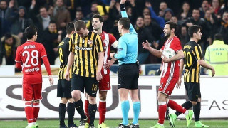 Επεισόδιο Μάνταλου-Καραπαπά :    «Είσαι ξεφτιλισμένος»