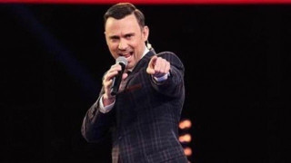 «Θεός» ο Γιώργος Καπουτζίδης τρολάρει τους coaches του Voice (vid)