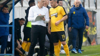 Ο Κωστένογλου και                 η γλώσσα του σώματος