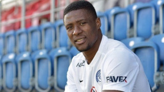 Φράνσις Κονέ: Ένας ήρωας με...                        τάπες (vid)