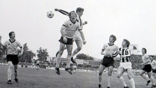 Οι παραδόσεις υπάρχουν                          αλλά δεν παίζουν μπάλα