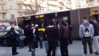 Θεσσαλονίκη: Έκλεψαν πορτοφόλι σε λεωφορείο και τους συνέλαβαν (vid)