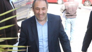 Χαμογελαστός στο συμβούλιο της Superleague ο Παπαθανασάκης!