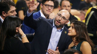 Τα... παραδοσιακά κουτσομπολιά και ο Νίκος  Λάσκαρης