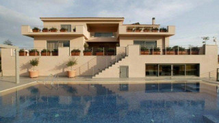 Σε ποια γνωστή σειρά χρησιμοποιήθηκε η έπαυλη του «Star Academy»;