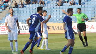 Διαβαίνοντας  συμπληγάδες