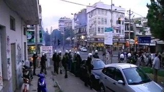 Eπεισόδια στην πορεία για τον Παύλο Φύσσα (video)
