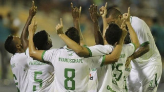 Σοκ και δέος, διεξάγεται ο αγώνας της Τσαπεκοένσε που δεν έγινε ποτέ