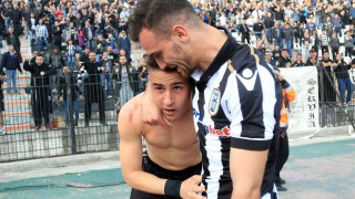 Ανίκητη  βλακεία,      ελλιπής     φαιά      ουσία!