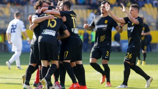 Με το     πιστόλι                 στον κρόταφο ο Αρης