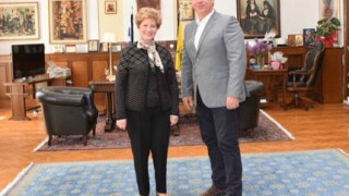 Συνάντηση του Παύλου Ανδρώνη με τη Μαρία Κόλλια - Τσαρουχά