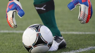 Πρόεδρος   κάνει... ζέσταμα   στον  τερματοφύλακα!