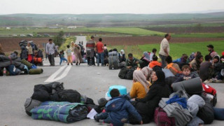 ΕΚΤΑΚΤΟ: Πρόσφυγες κατευθύνονται στο κέντρο της Θεσσαλονίκης