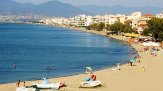 Μια όαση αναψυχής στην παραλία μεταξύ Νέων Επιβατών και Αγίας Τριάδας