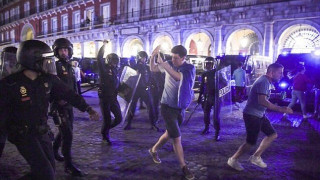 Τα...«έσπασαν» οι φίλοι της Λέστερ στη Μαδρίτη (vid)