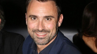 Ο        Γιώργος Καπουτζίδης «τρόλαρε» τη Βαλαβάνη (pic)