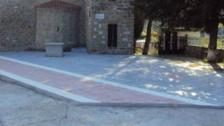 Εγκατέλειψαν δυο παιδιά έξω από εκκλησία στην ανατολική Θεσσαλονίκη