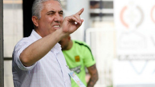 Αναθεωρεί  τις   σκέψεις    του     ο    Κωστένογλου