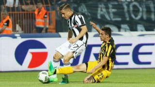 Της κακομοίρας: Ακόμα     πίνει     τσίπουρα στο Βόλο