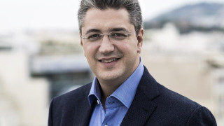 Το φιλί του Τζιτζικώστα στον καλό του φίλο, Βασίλη Καρρά (ΦΩΤΟ)