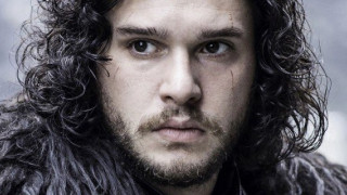 Στην Ελλάδα       ο Τζον                     Σνόου!