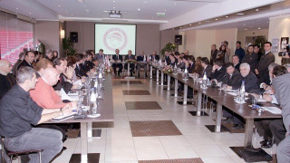 Αθάνατη          Ελλάδα       αθώος   ο      Αττίλας!