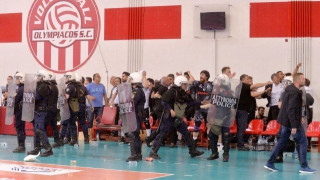 «Τύφλα» και «μούγγα» από             τους υποκριτές