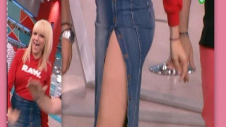 Σάσα Σταμάτη: «Εγκεφαλικά» με το σκίσιμο στη φούστα της (ΒΙΝΤΕΟ)