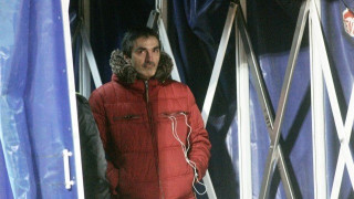 Αγοράζει               με      σκοπό       το κέρδος