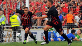 Ώρα να σωθεί και η                          Ρέους!