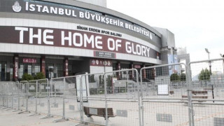 Σήκωσαν πανό υπέρ της ΑΕΚ οι οπαδοί της Φενέρ (pic)