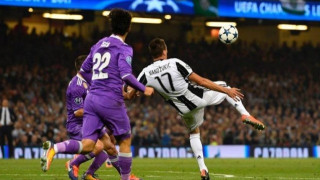 Η ΓΚΟΛΑΡΑ του                    Μάντζουκιτς! (vid)