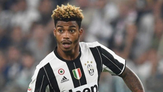 Παίκτης της Γιουβέντους ξεσάλωσε στην Μύκονο         (vid)