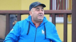 Διπλό                               μέτωπο για Δόξα