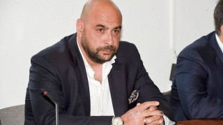 «Κεραυνοί» Ριαβόγλου για Ερασιτέχνη: «Ασχετοι και επικίνδυνοι»