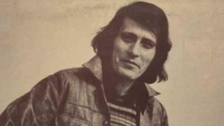 «Έφυγε»              ο γνωστός τραγουδιστής Γιάννης Καλατζής