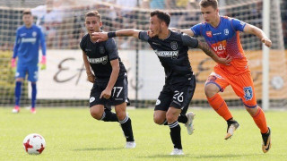 Αλλα τα μάτια                            του λαγού…