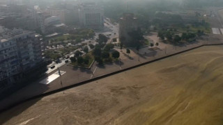 Η αποκρουστική εικόνα του Θερμαϊκού με το πλαγκτόν από ψηλά! (VIDEO)