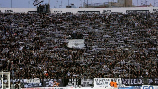 Βάλε κι                   εσύ ένα χεράκι, ρε κόσμε…