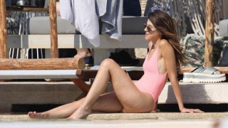 Ήρθε ο Αύγουστος και μας έδειξε η Demy τα προσόντα της (pics)